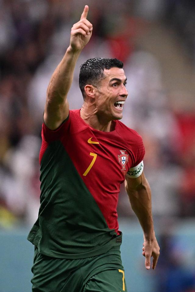 莫德里奇回忆热刺生涯，未能如愿加盟切尔西，反而成就皇马传奇（回顾热刺岁月：莫德里奇未赴切尔西，却在皇马成就传奇）