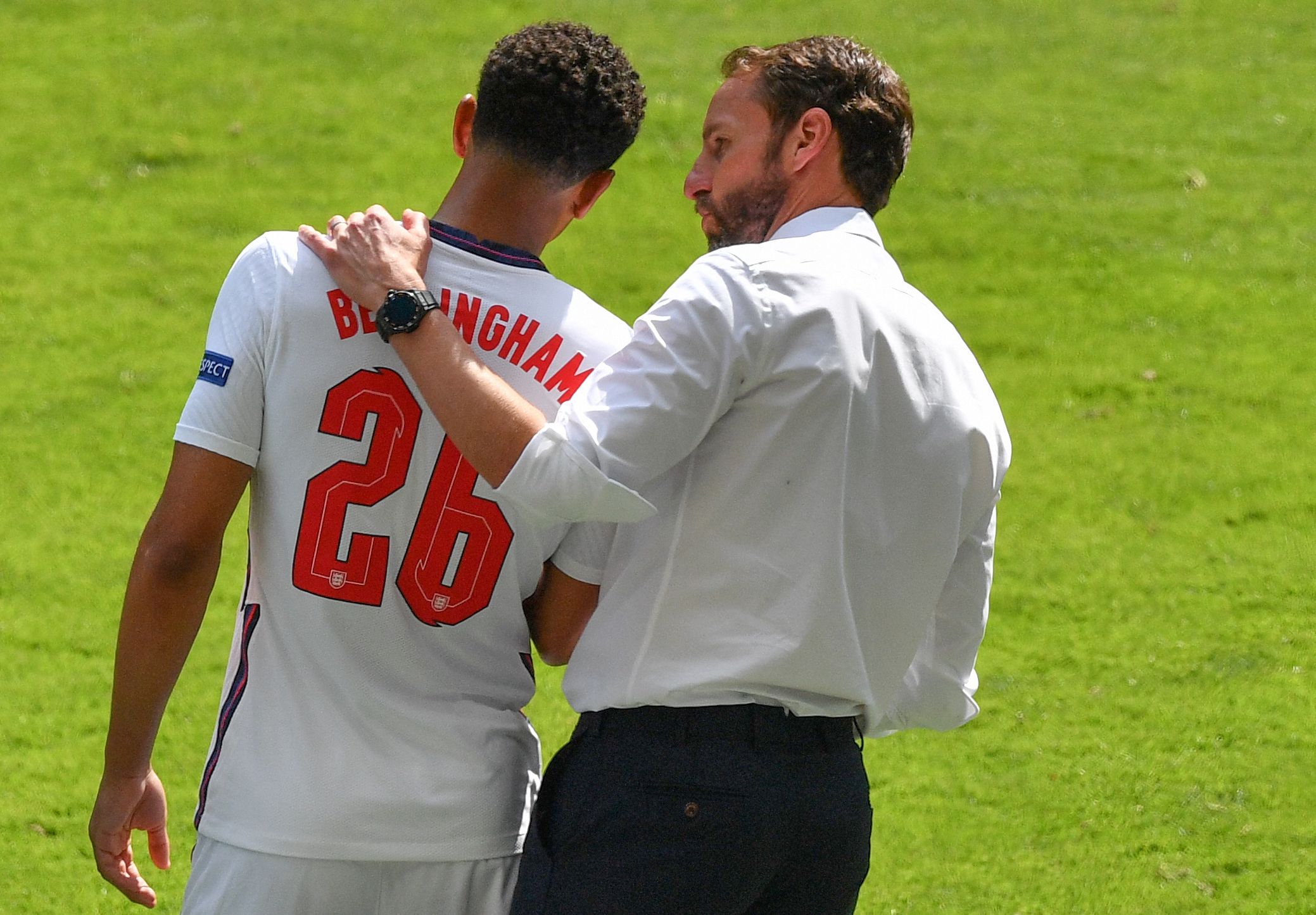 荷甲战报：瓦伊萨破门后染红，奈梅亨2-2战平阿贾克斯（荷甲快讯：瓦伊萨先破门后染红，奈梅亨2-2逼平阿贾克斯）