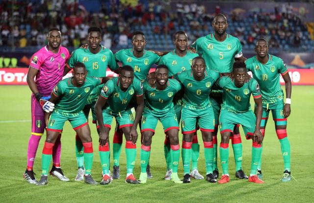 国足友谊赛战胜韩国展现新阵容（国足热身赛击败韩国，新阵容亮相）