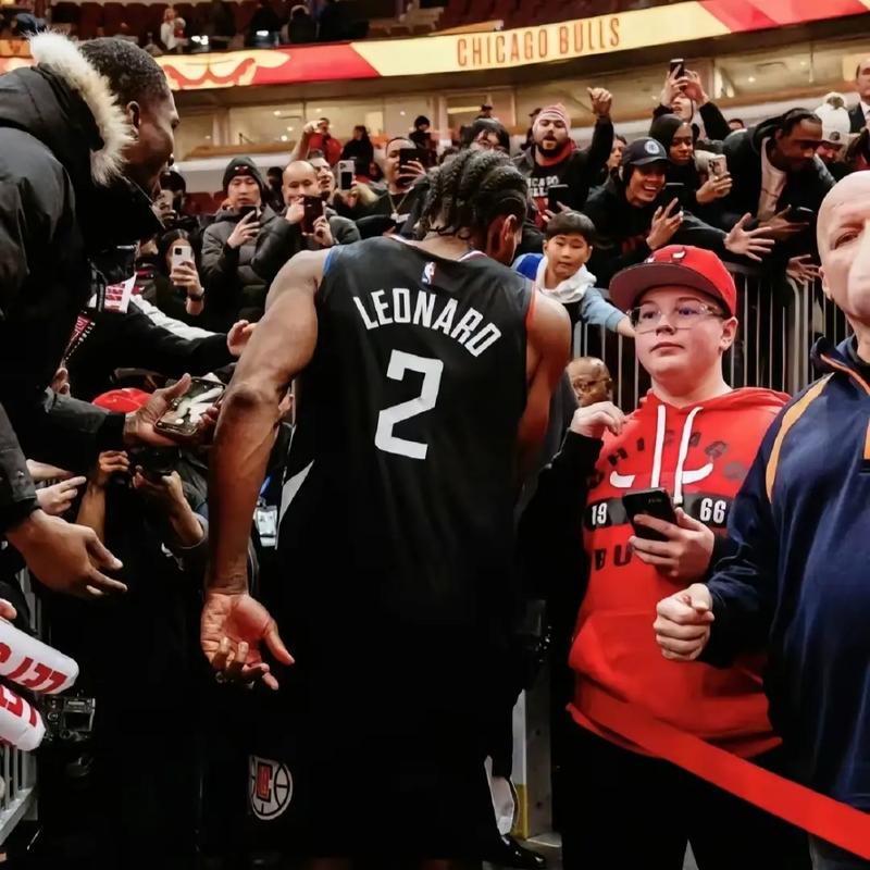 马刺升至西部第四！有文班时9胜4负，无文班时9胜3负（马刺升至西部第4：文班在阵9胜4负，缺阵9胜3负）