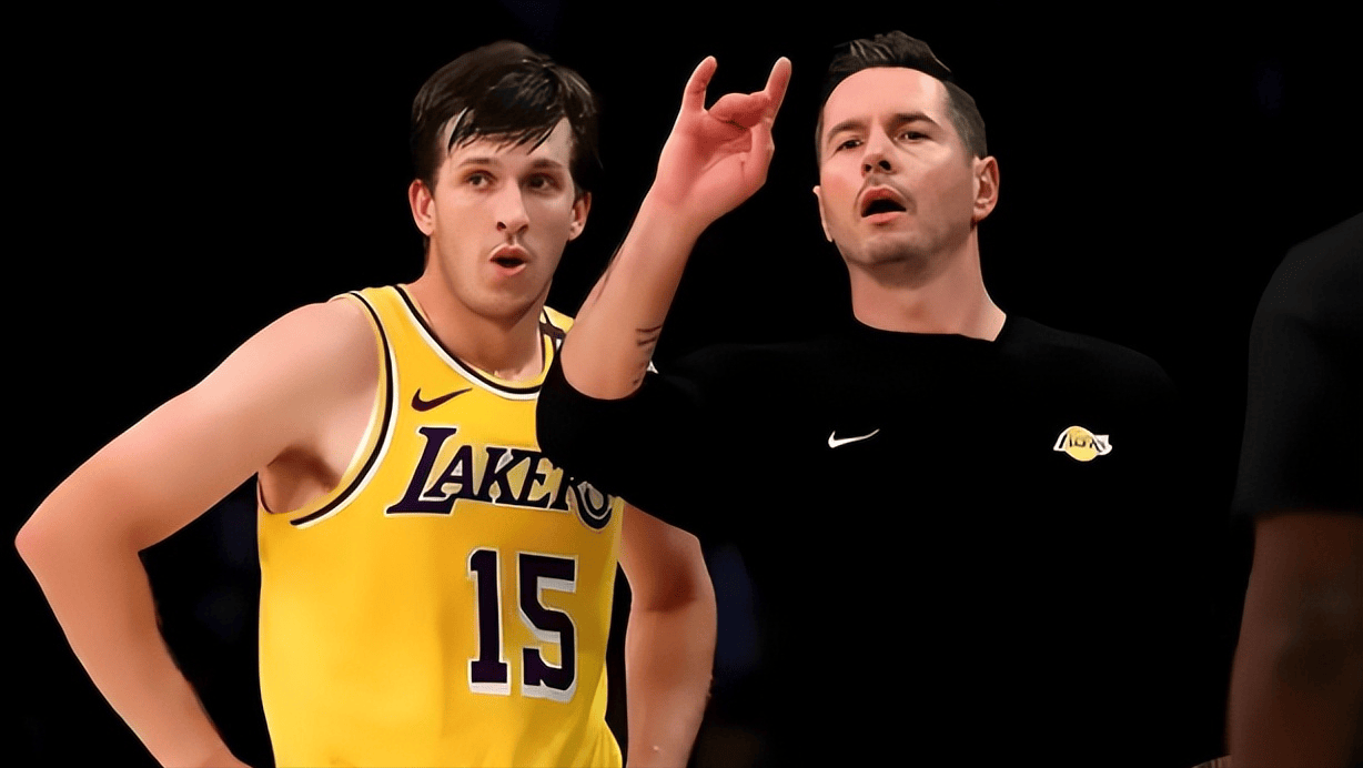 英超日本国脚与战犯照片合影，其俱乐部比赛在中国照常直播引球迷不满，咪咕客服回应（英超日本国脚被曝与战犯合影，其俱乐部在华比赛照常转播引球迷不满，咪咕客服回应）