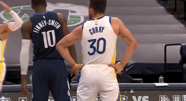 杰威：文班亚马在NBA是独一档的存在，和字母哥类似（杰威：文班亚马在NBA自成一档，与字母哥风格相近）