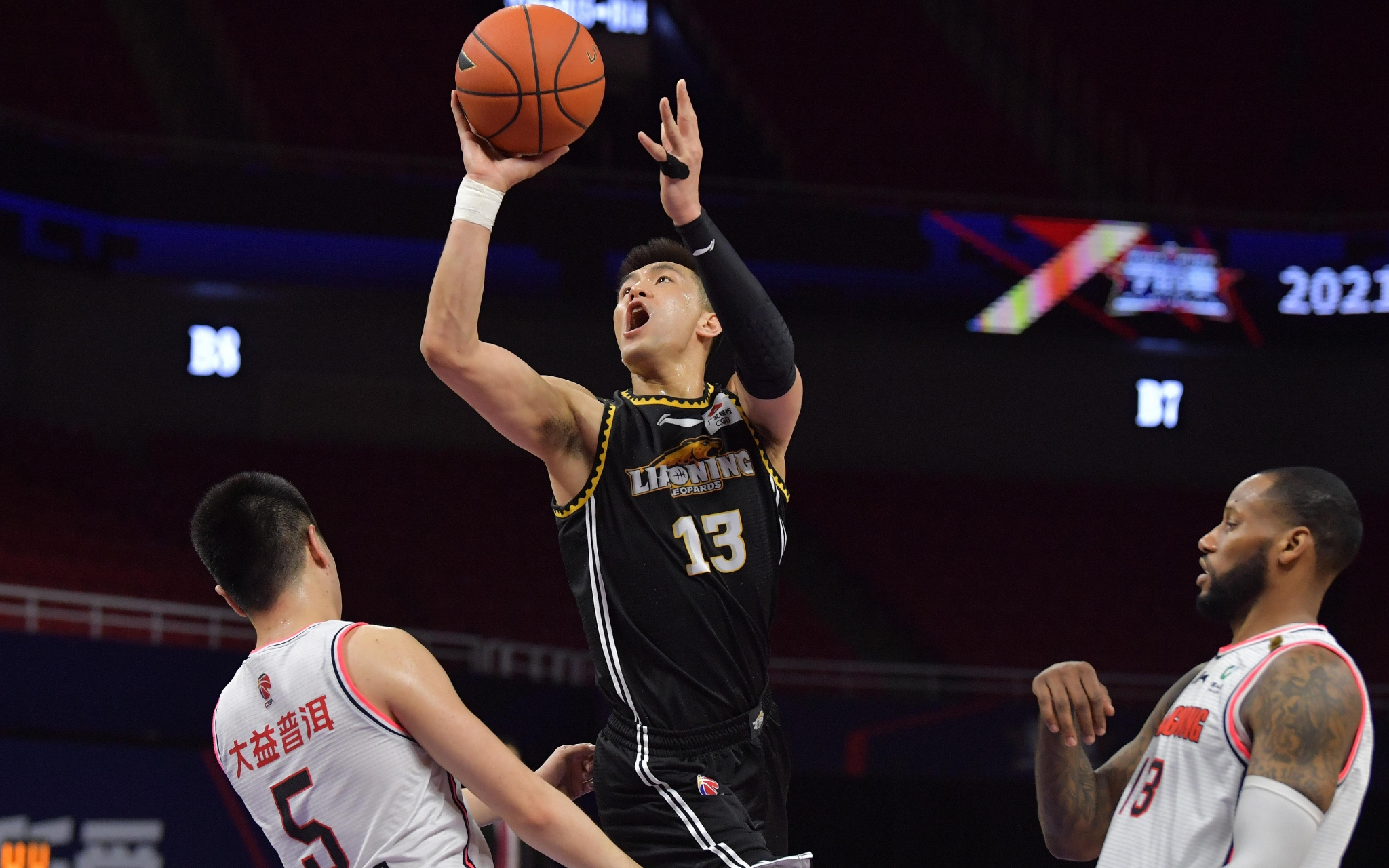 官方：约旦裁判组执法申花客战柔佛，马哈德迈赫担任主裁（官方：申花客战柔佛由约旦裁判组吹罚，马哈德·迈赫执主哨）