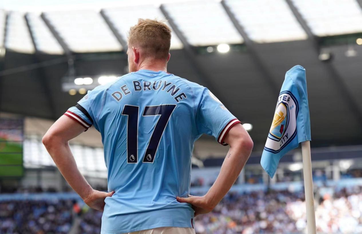 马斯切拉诺：看到38岁的梅西还能如此积极拼抢真是令人惊叹（马斯切拉诺惊叹：38岁梅西依旧拼抢积极，令人难以置信）