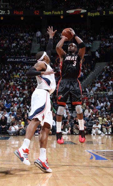 罗马3-1客胜克雷莫内塞登顶意甲，苏莱、埃文-弗格森、利马破门（罗马客场3-1力克克雷莫内塞登顶意甲，苏莱、埃文-弗格森、利马相继破门）