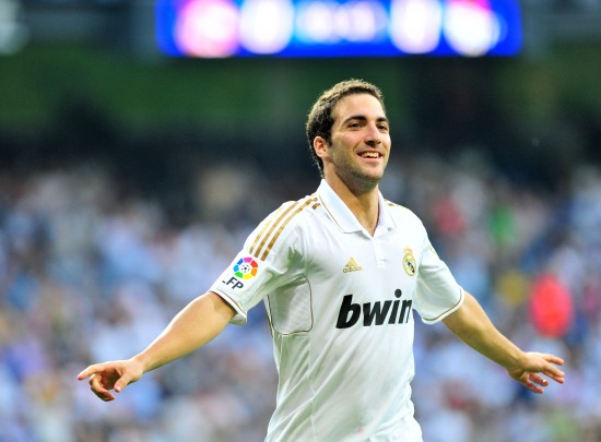 索赔2.63亿 姆巴佩要求冻结巴黎账户被驳回+赔3000欧 3天后终极宣判（姆巴佩索赔2.63亿受挫，冻结巴黎账户申请被驳并罚3000欧，三天后迎最终裁决）