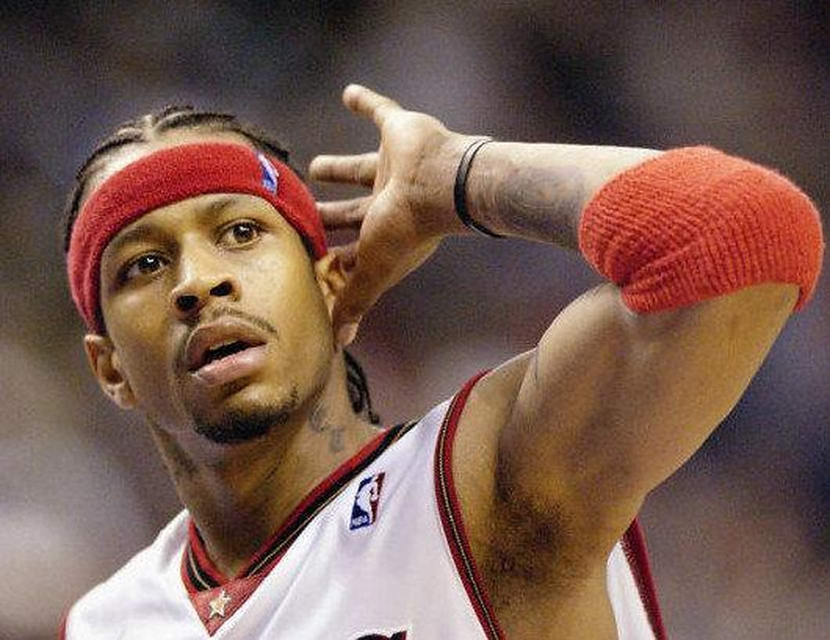 意媒：铃木彩艳可能因为手部骨折缺阵三个月，明年2至3月复出（意媒：手部骨折或让铃木彩艳伤停三个月，预计明年2至3月回归）