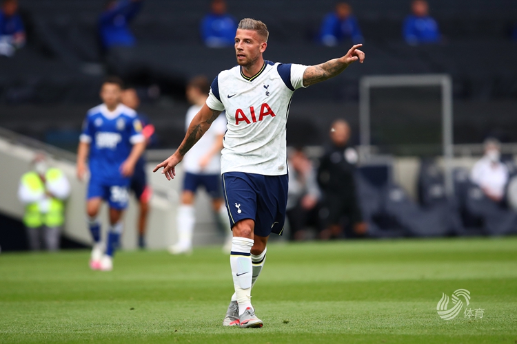 跟队：孙兴慜“吐槽”格雷不给自己发消息，但是他自己换号了（队记：孙兴慜打趣格雷不联系他，原来是自己换了号码）