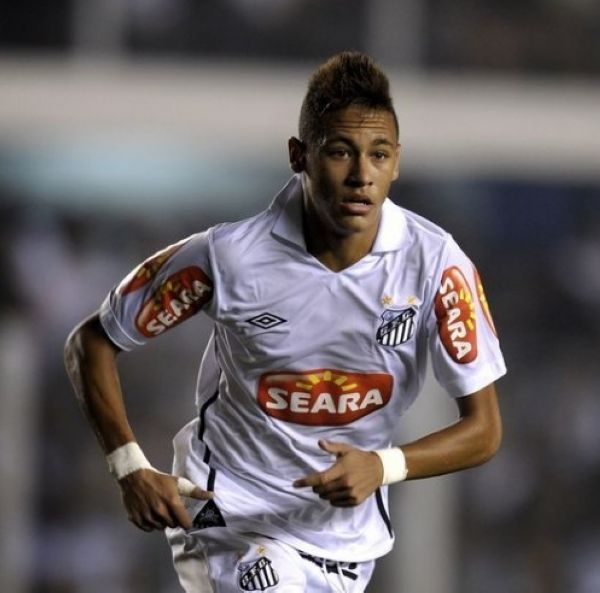 卡拉格驳萨拉赫替罪羊论，指其让利物浦两度背锅（卡拉格驳斥萨拉赫“替罪羊”之说：他曾两度让红军背锅）