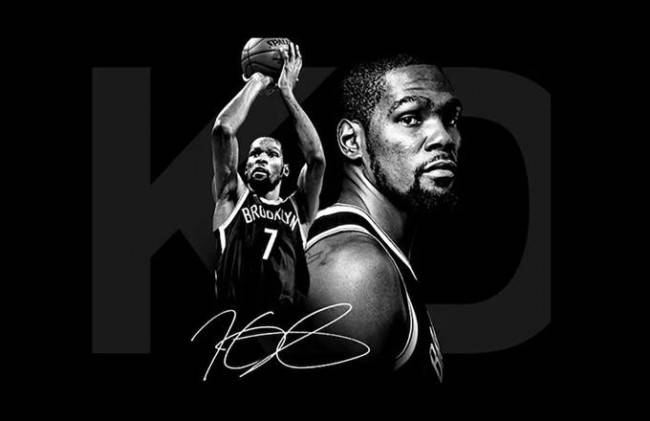 刘佳鑫空篮不中，赛场瞬间陷入沉默（刘佳鑫错失空位上篮，全场鸦雀无声）